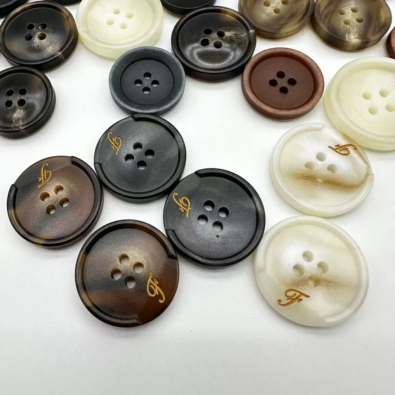 Custom Logo Brand Fancy 4 Holes Plastic Button Resin Button for clothing accessory