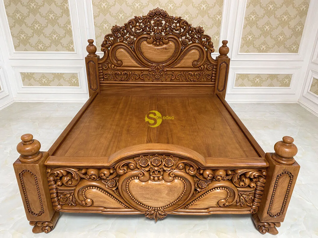 
Classic Rose Royal Bed 