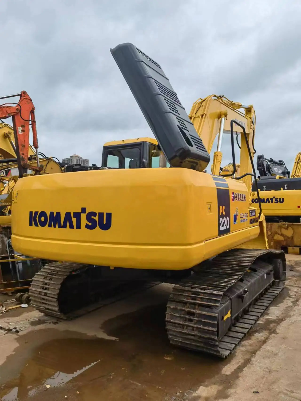 used Komatsu PC 220-7 excavator with good price excavator PC220-7 used Komatsu Excavator PC 220-7 with Good Price for sale