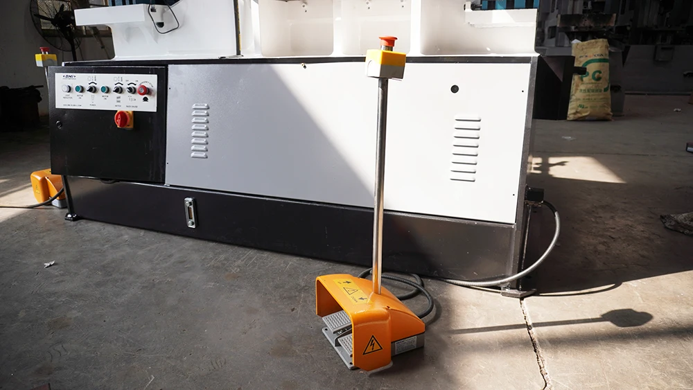 Iron Hydraulic Ironworker Q35y-25 Hydraulic Iron Worker/ironworker Machine Punching And Shearing Machine