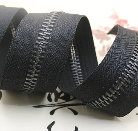 3# 5# 8# 10# manufacturer in china different color and size of brass metal zipper gold zippers