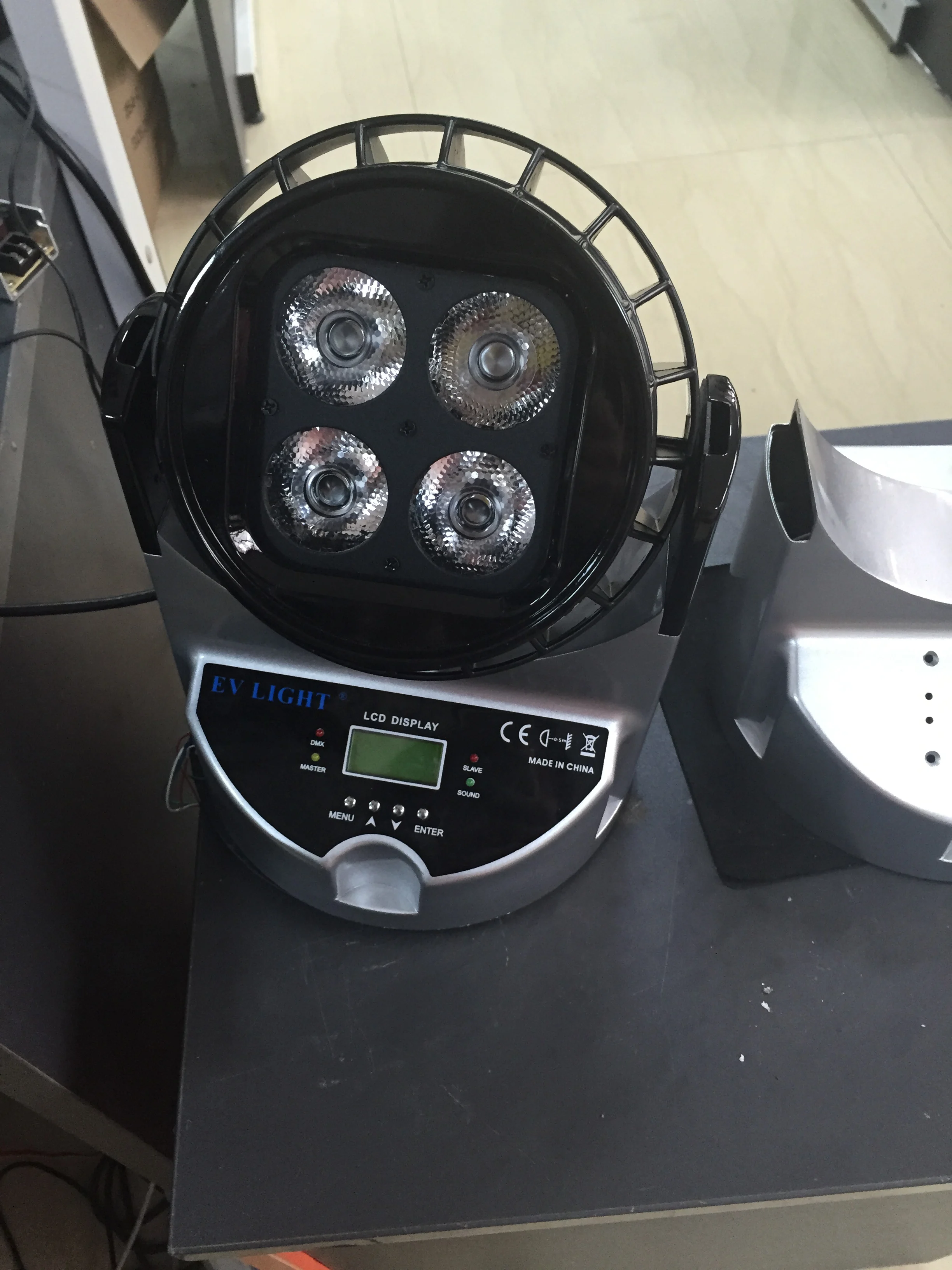 Wireless battery light  RGBW 4 IN 1 LED par light