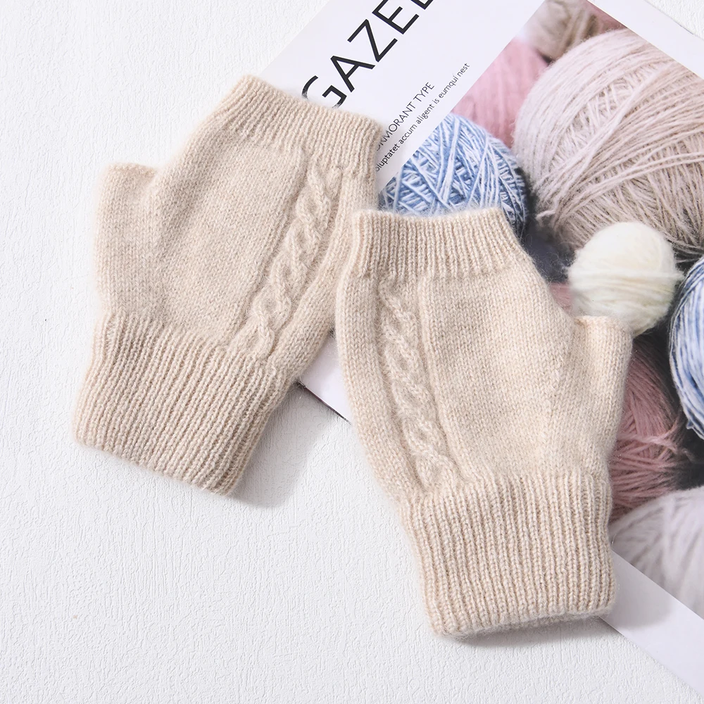 Wholesale Soft Half Finger Mittens Solid Color Thick Warm Stretchy Cable Knitted 100% Cashmere Fingerless Gloves for Women