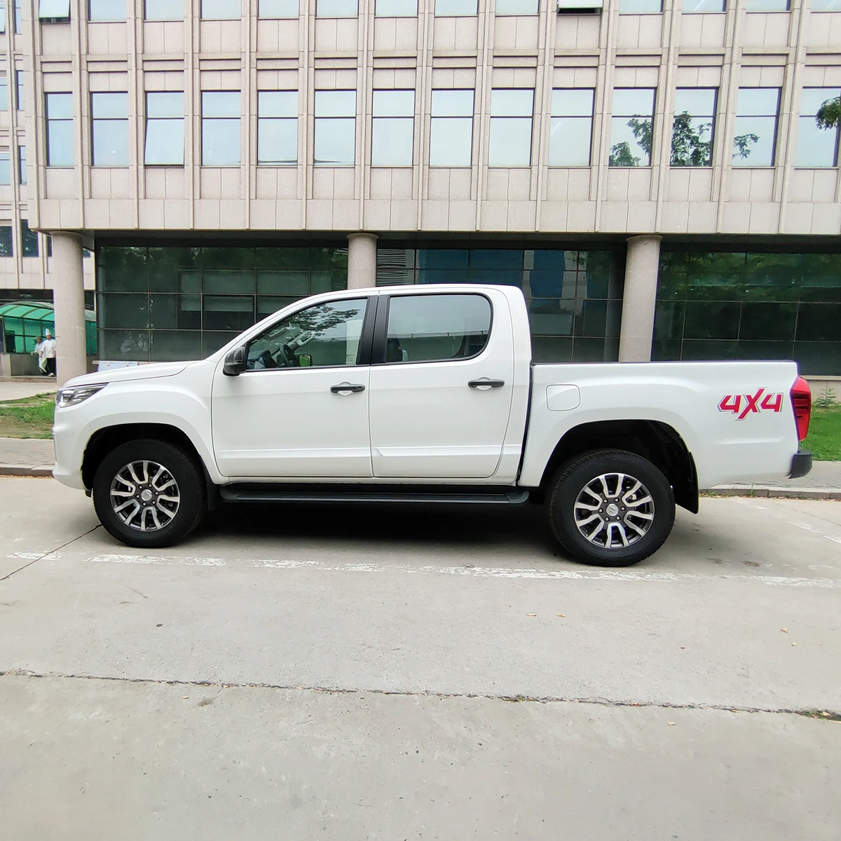 Foton F9 2.0T Suv Luxury Four Wheel Drive 4X4 Pickup Truck For Sale