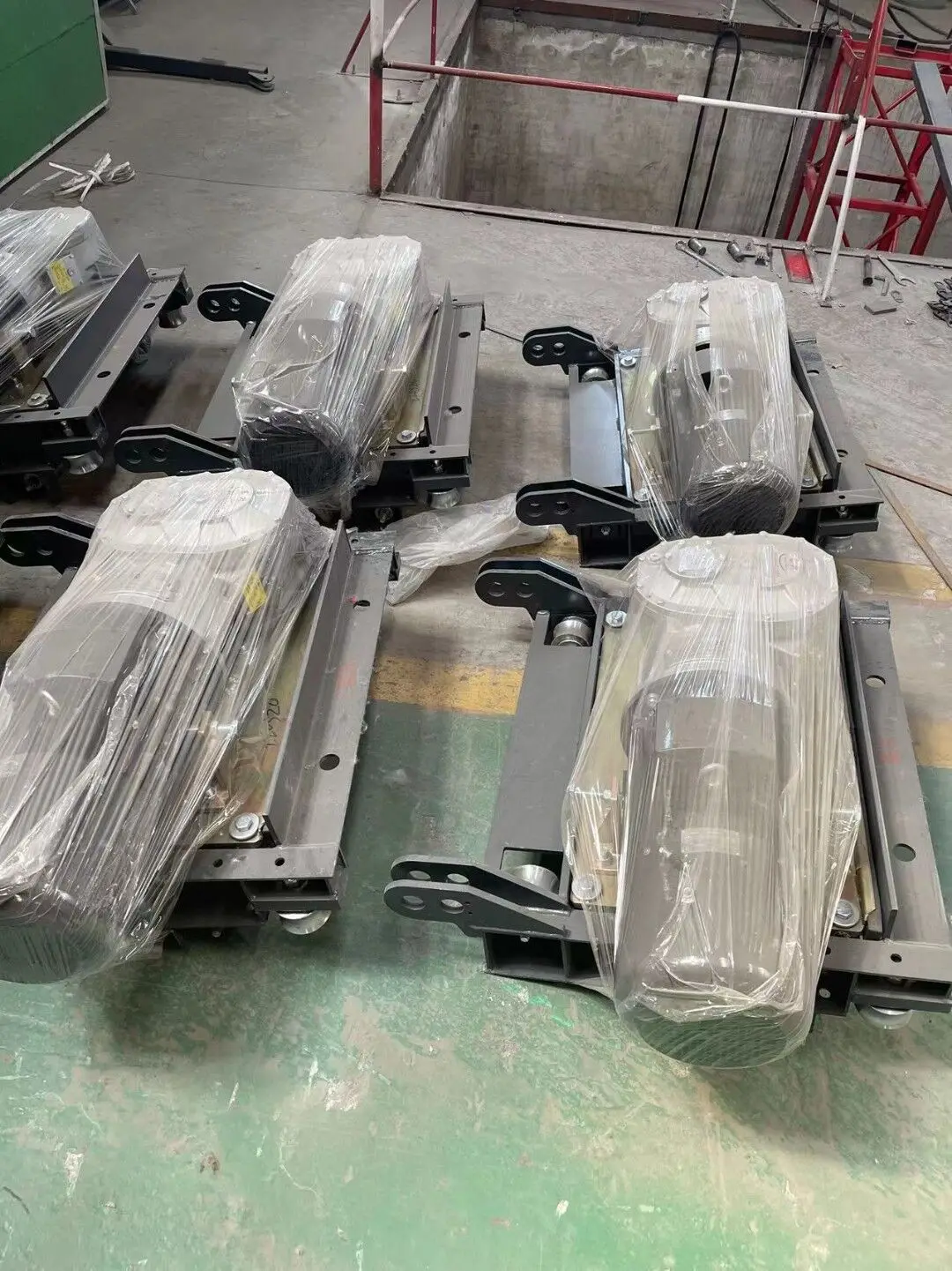 China popular SC100/100 construction material hoist with double cage