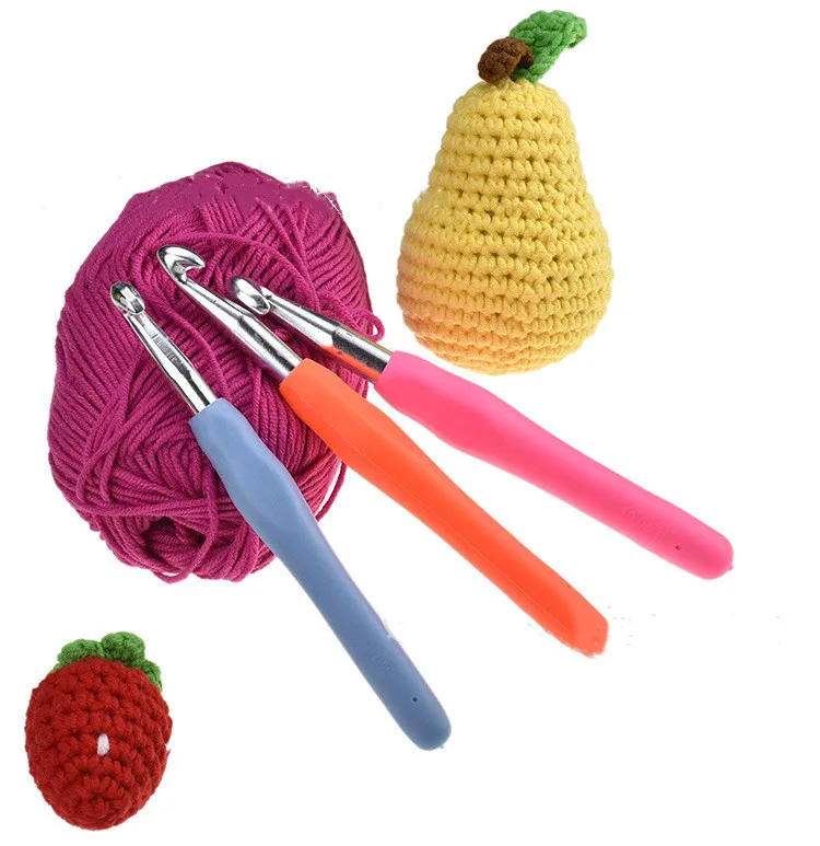 Hot Sale Sewing Kit 14 Sizes Ergonomic Handle Knitting Crochet Hooks Set With Case