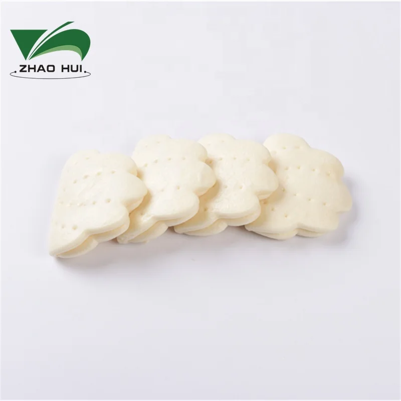 Instant noodles, breakfast with vegetables Lotus leaf shaped pancake