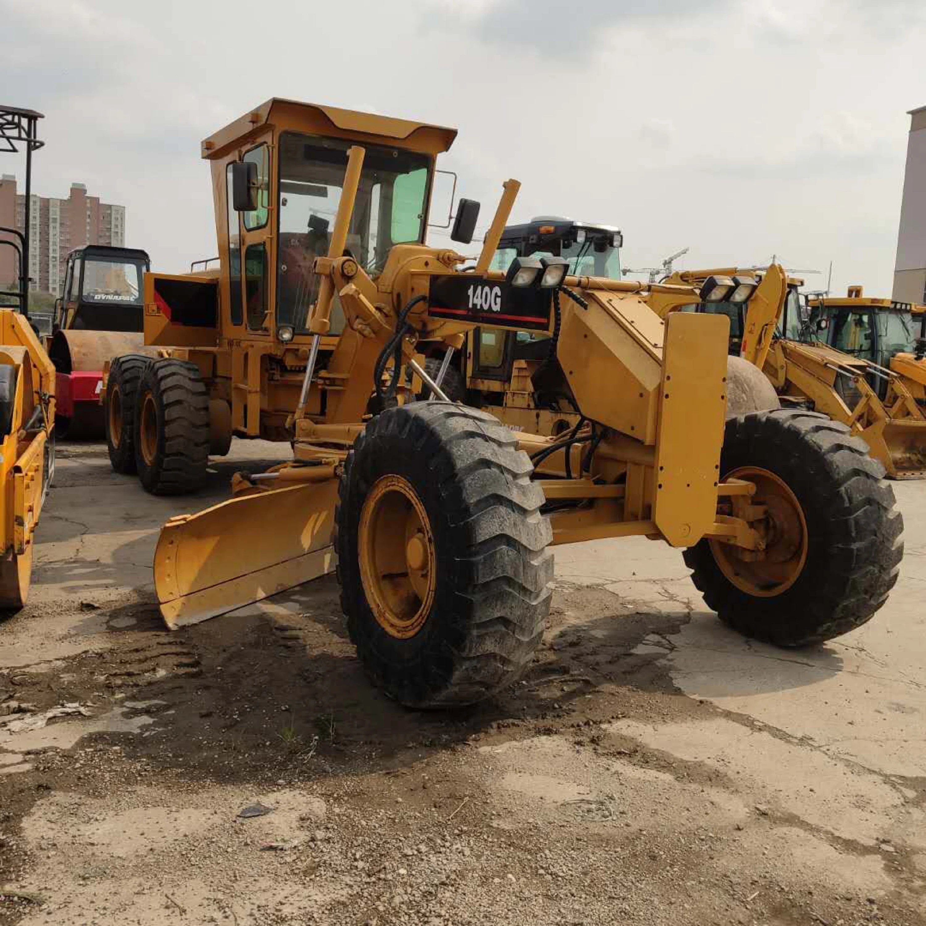 Автогрейдер Cat 120 г сделано в Японии продается Шанхае хорошем состоянии использования