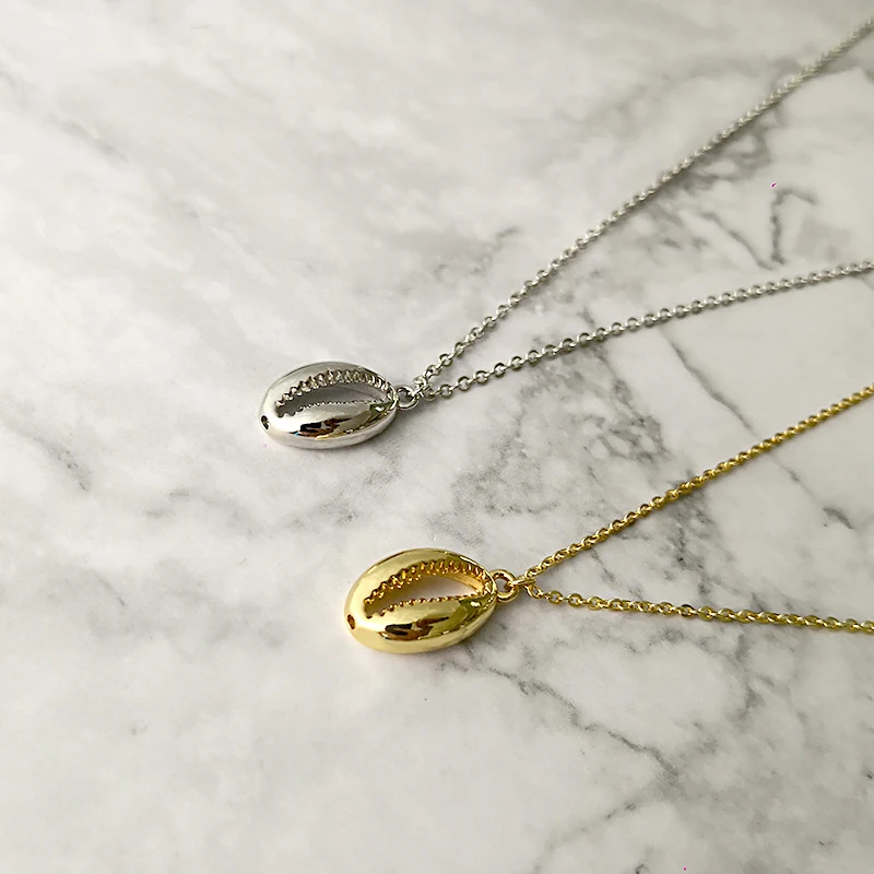 Simple Copper Shell Millet Shape Pendant Necklace Women Unique Sea Shell Cowrie Thin Chain Choker Ocean Summer Jewelry Wholesale