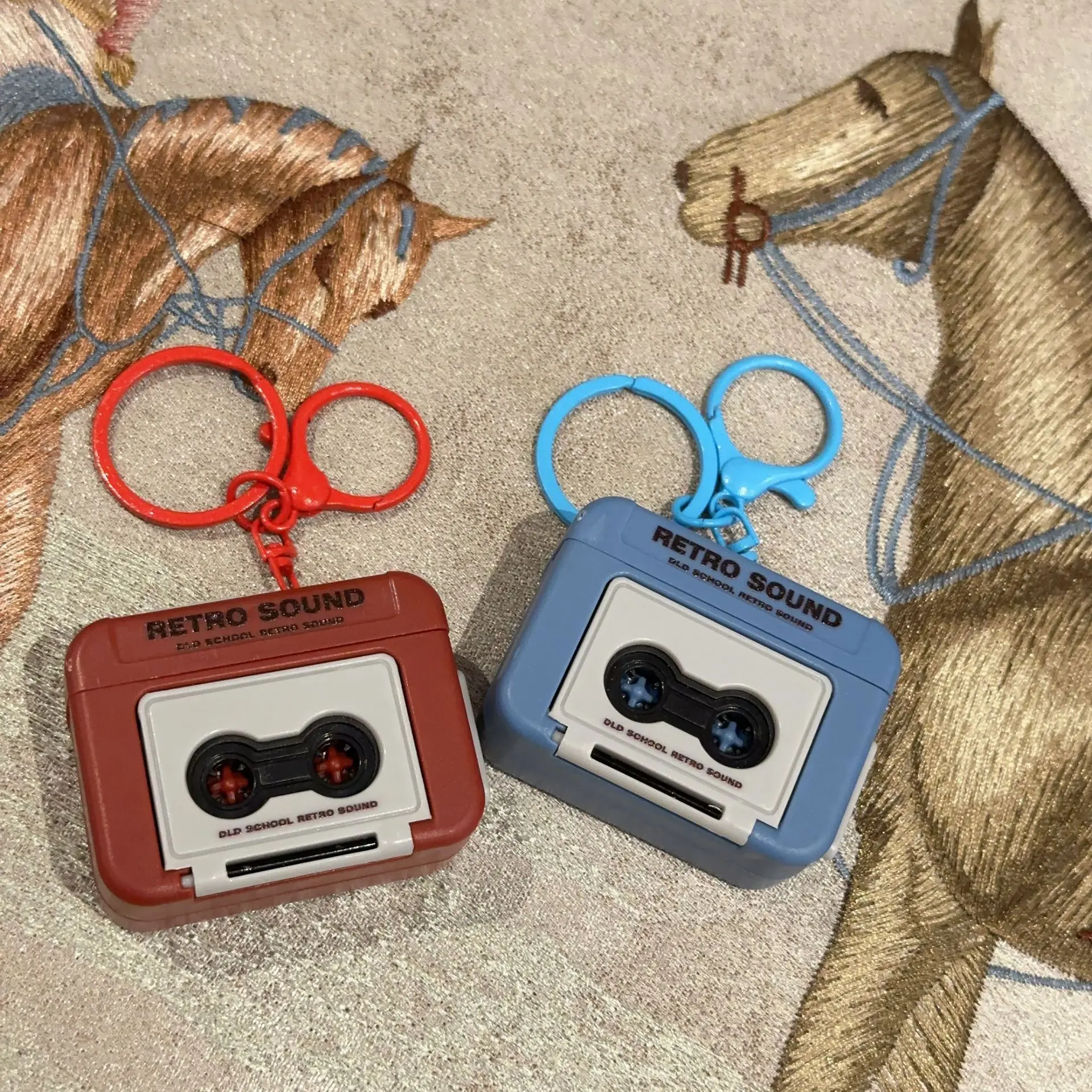 T1381 Retro Recorder Mini Recording Fun Music Box Ornament Keychain Pendant