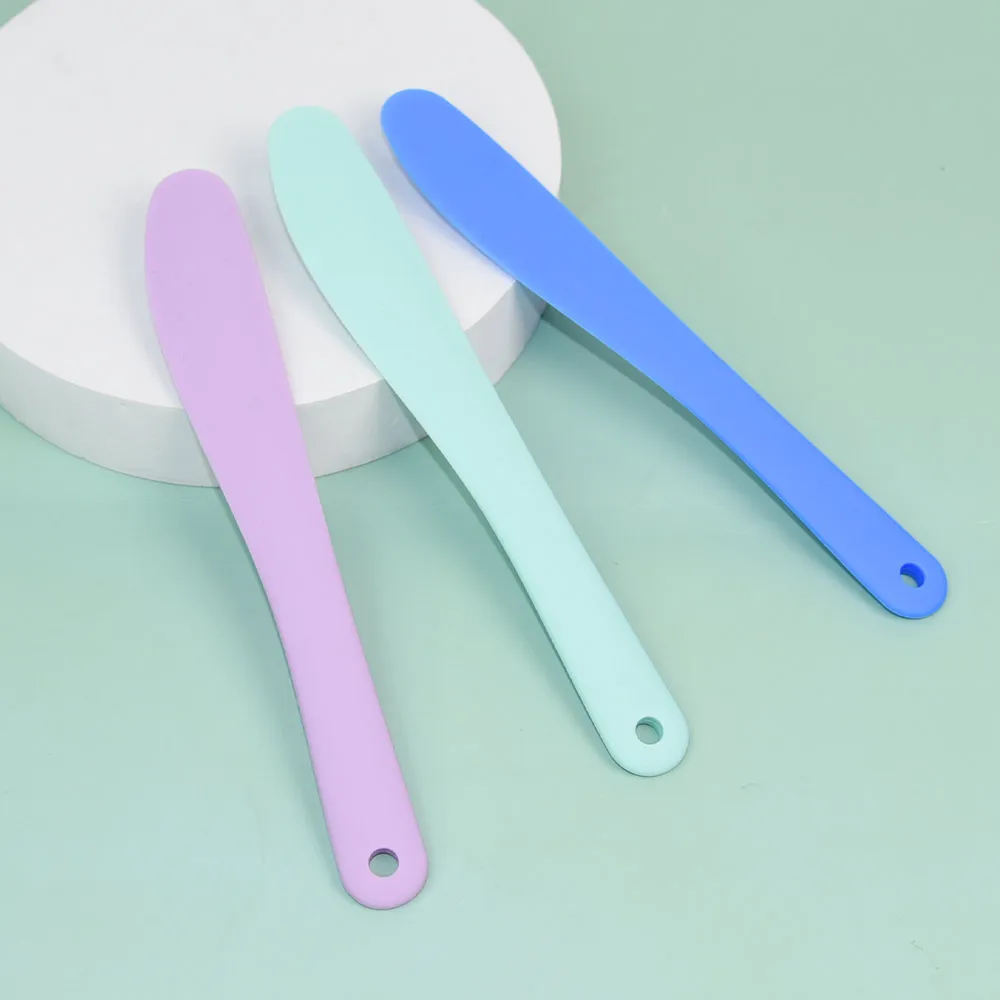 Factory Wholesale One Piece Silicone Spatulas Heat Resistant Non-Stick Flexible Scrapers for Pet Kitchen