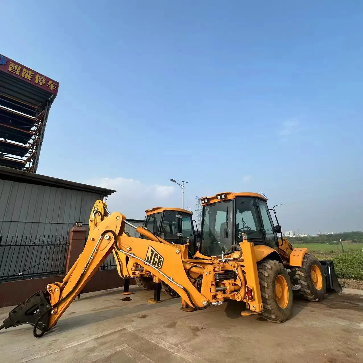Second hand JCB 4xc backhoe loader 4x4 wheel 20 ton backhoe loader in high quality and low price for sale