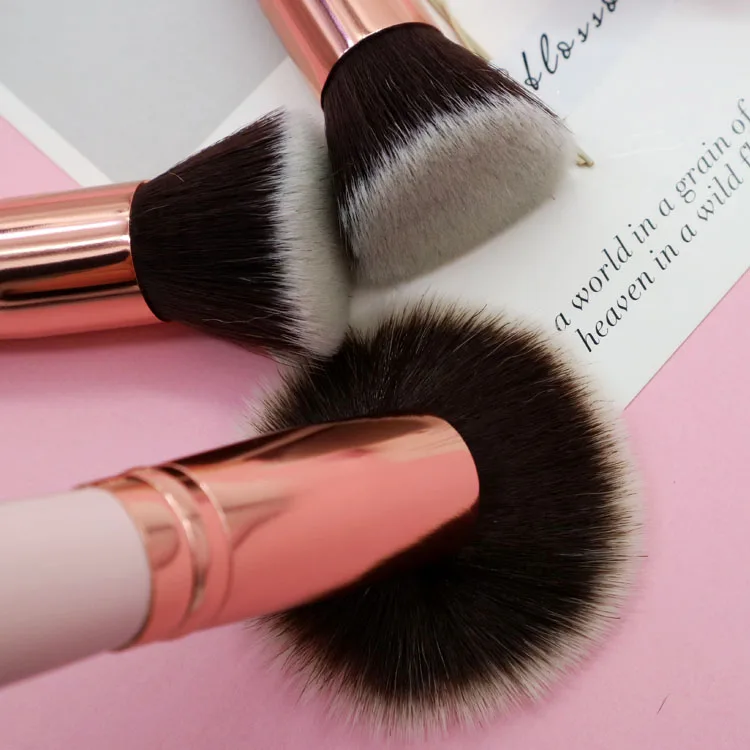 Лидер продаж на заводе от производителя Amazon, кисть для пудры с плоской головкой, высокое качество, красивая веганская кисть для основы под макияж