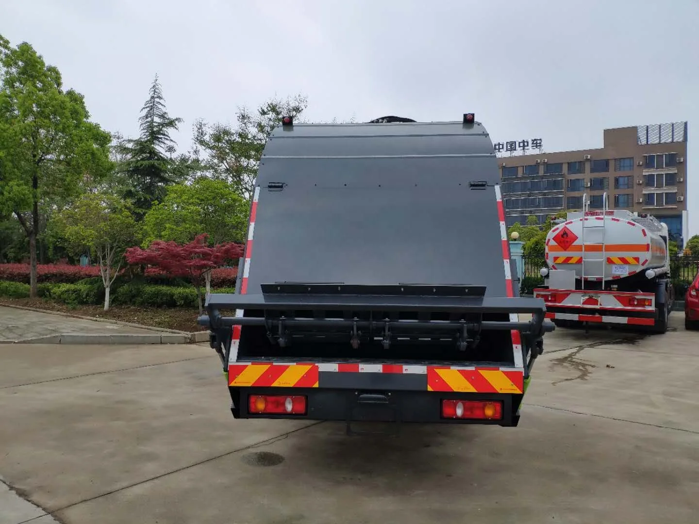4x2 дизельный однорядные ручная работа 6 wheeler ABS силовой привод A/C гидравлический цилиндр для мусора транспортная