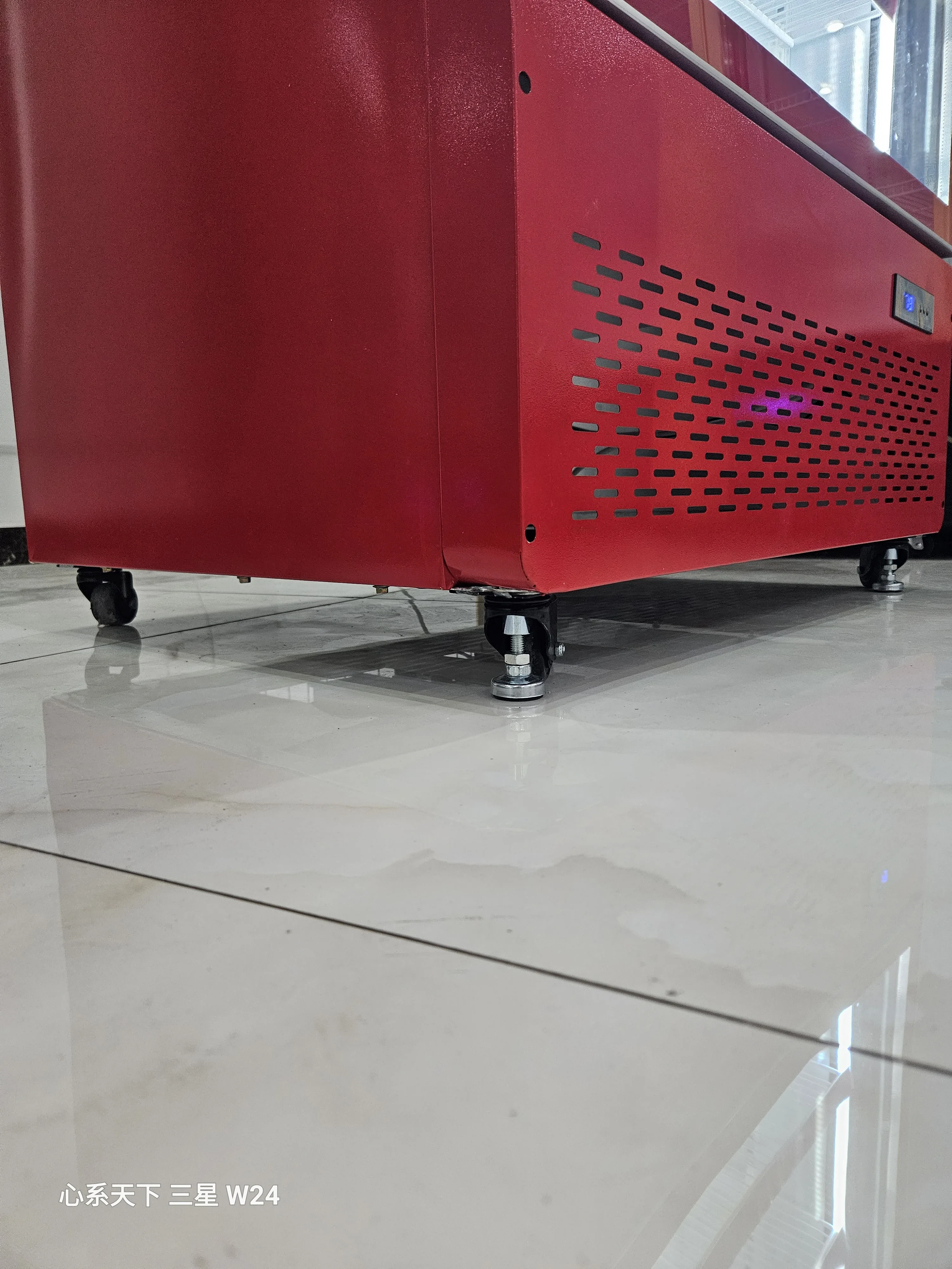 Large Capacity Red Color Hollow Glass Luxury Cold Drink Showcase Vertical Fridge Cooler With 5 Layer Shelves