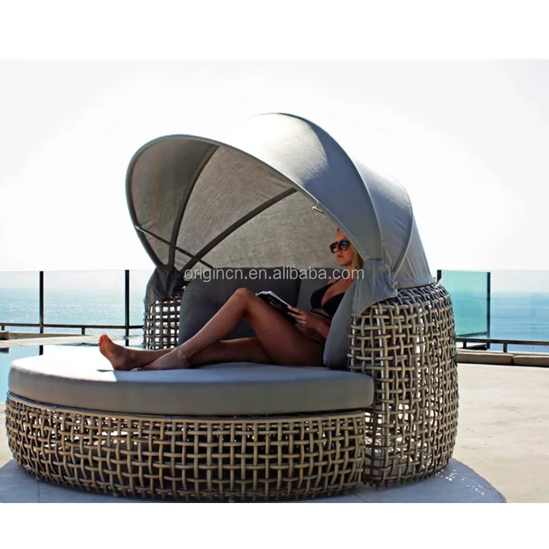 Luxury outdoor rattan furniture durable round rattan weaving king size canopy bed