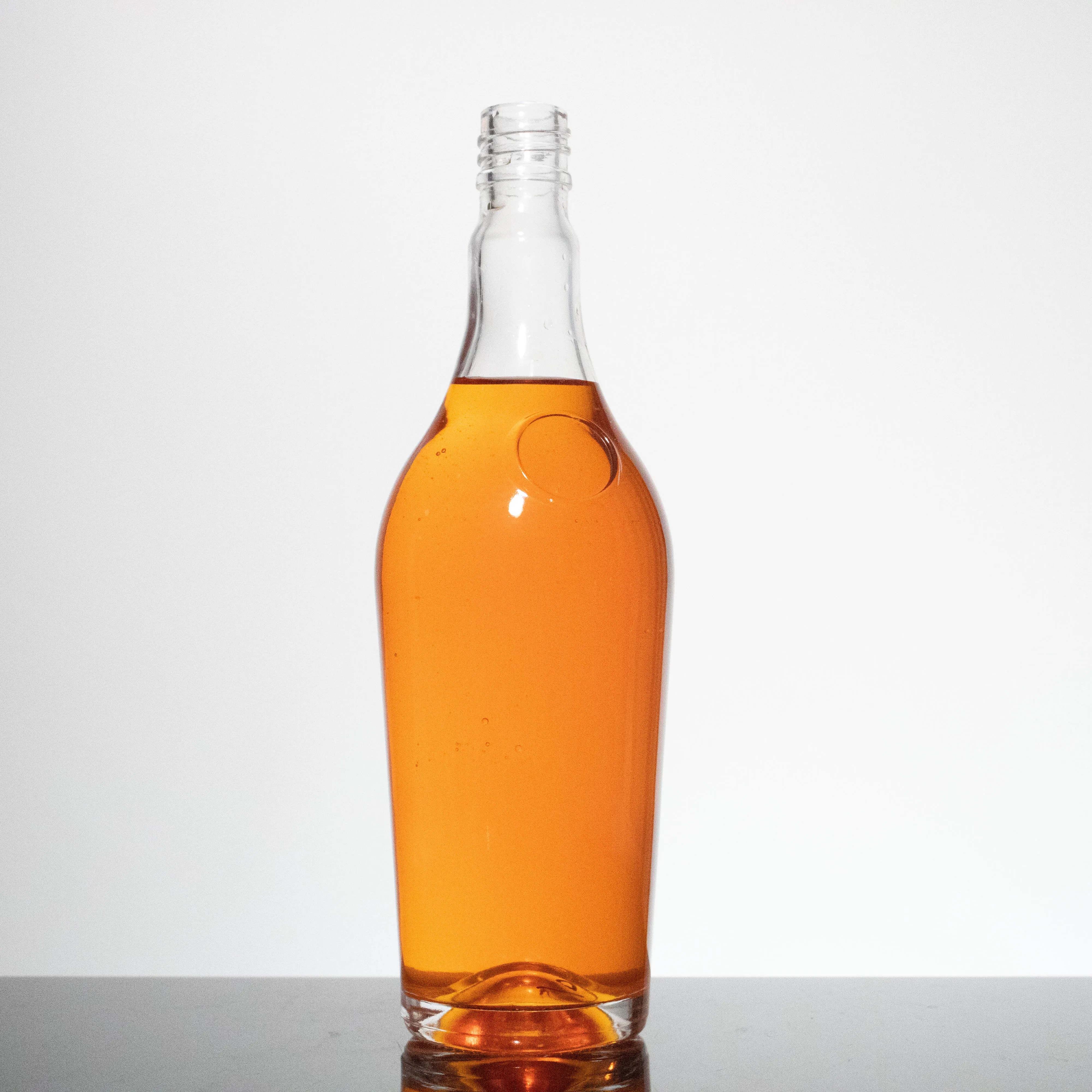 Explosive New Products 700ml Custom Logo Empty Gin Vodka Tequila Rum Glass Flask Liquor Bottle