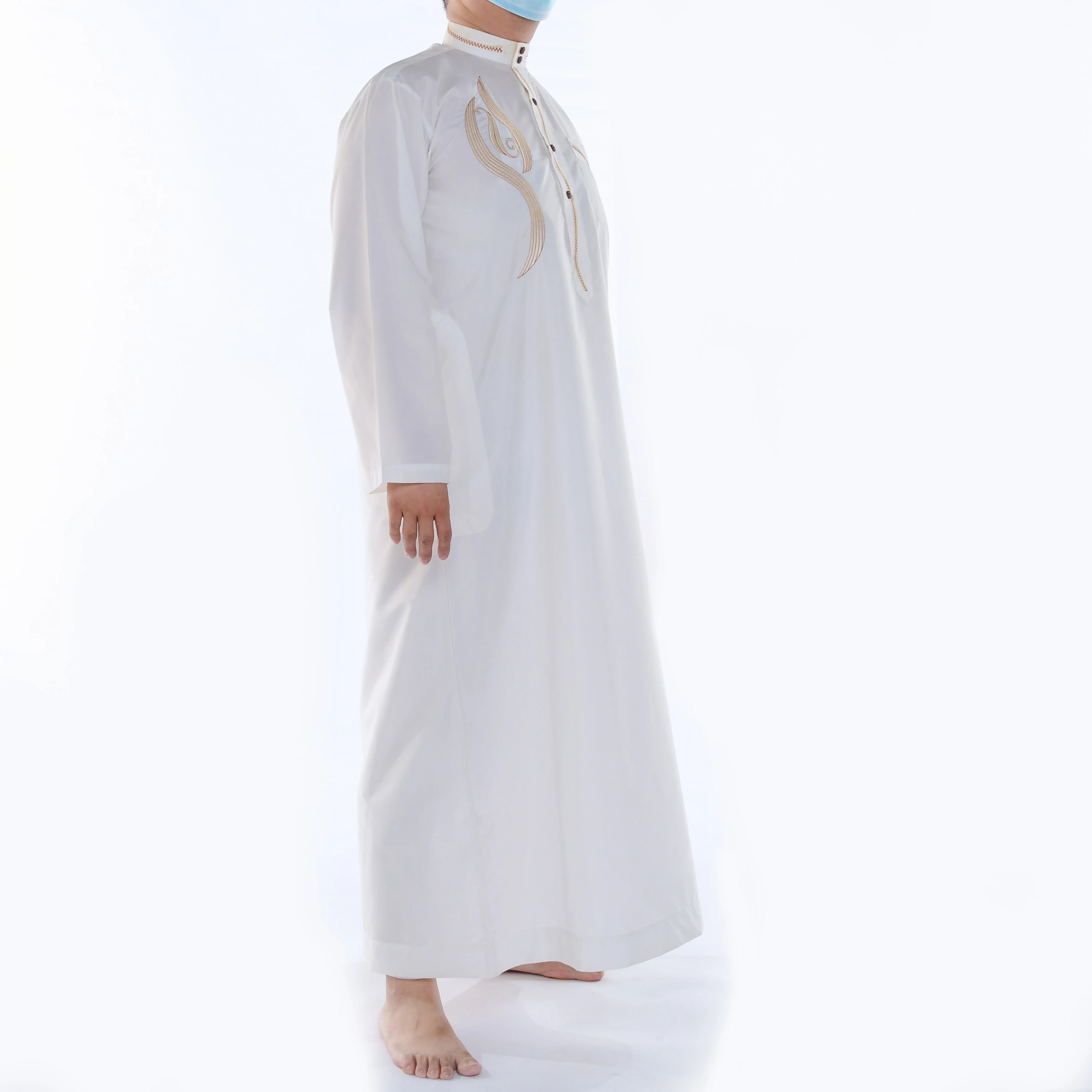 In-stock items Qatar ROBE clothes or OEM supply and Muslim clothing for men and adults beautiful Thobe