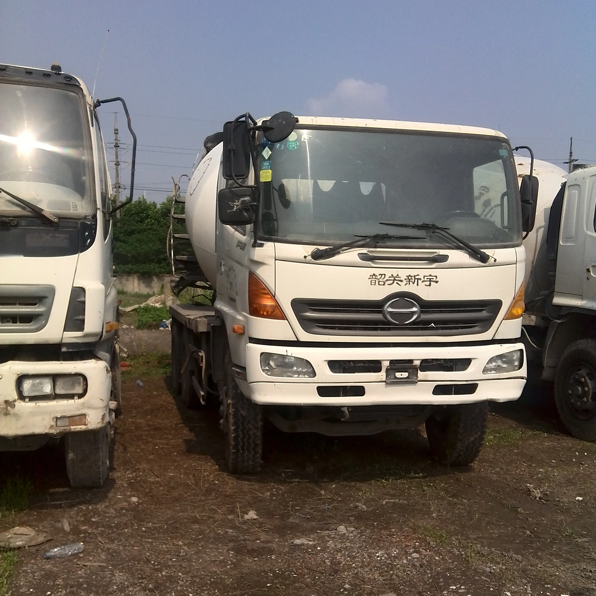  Б/у Бетономешалка для продажи б/у дизельный hino