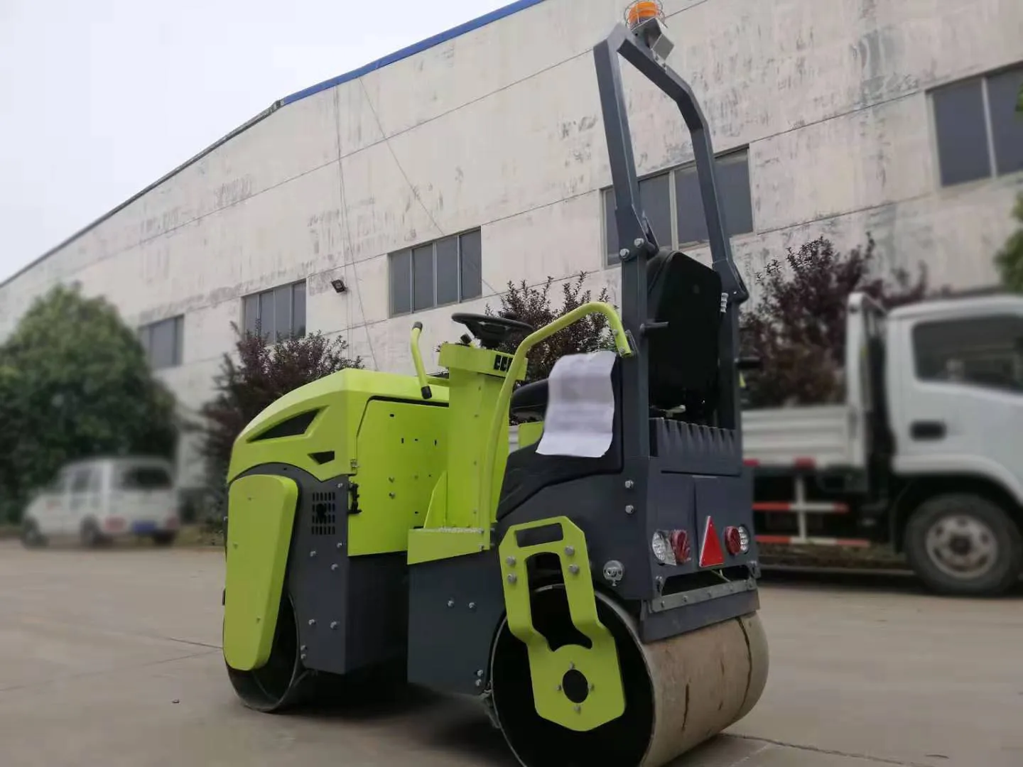 Professional Factory Articulated Double Drum Vibratory Road Roller Road Roller Compactor Chinese Provided HONDA 3 Months 500 700