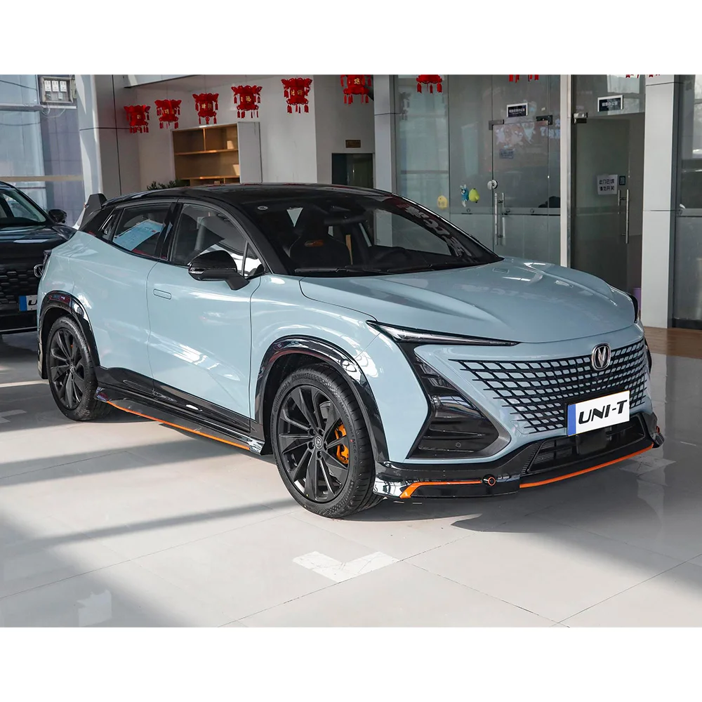Дешевый лидер продаж 5-местный высокоскоростной бензиновый автомобиль changan uni-t новый такси Подержанный