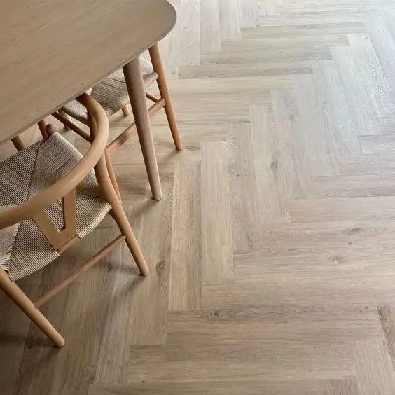Waterproof Pisos PVC Vinilico SPC Flooring 4mm-6mm Vinyl Laminate Interlocking Herringbone LVP Flooring Vinyl Plank