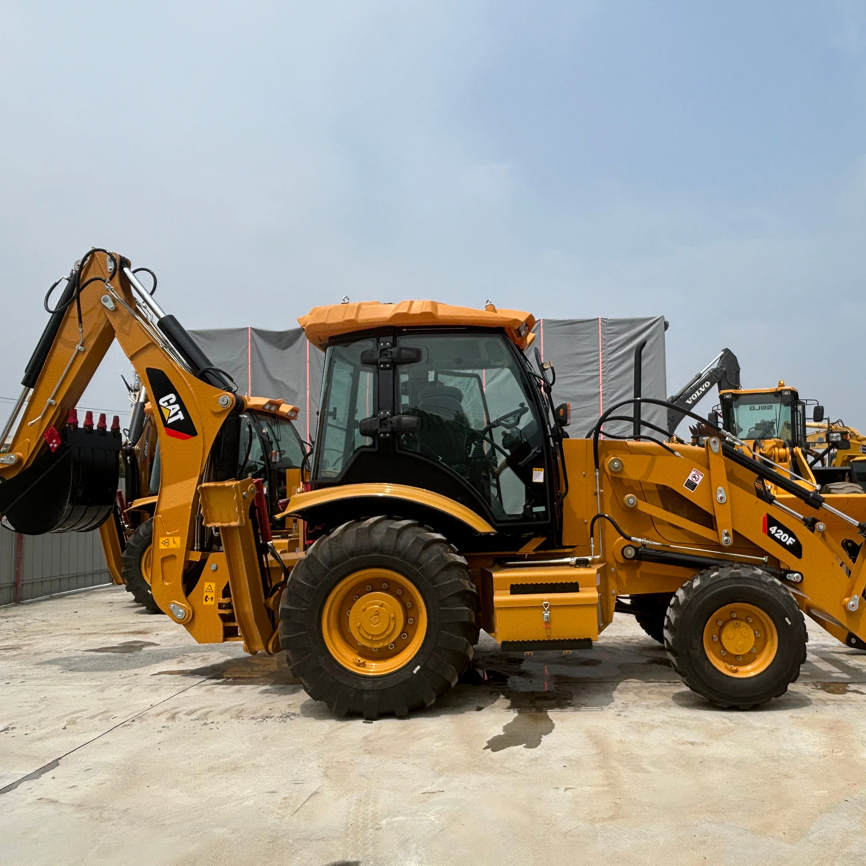 High Quality 4x4 Caterpillar Good Sale Cat 420f Backhoe Loader With H-shaped Stand