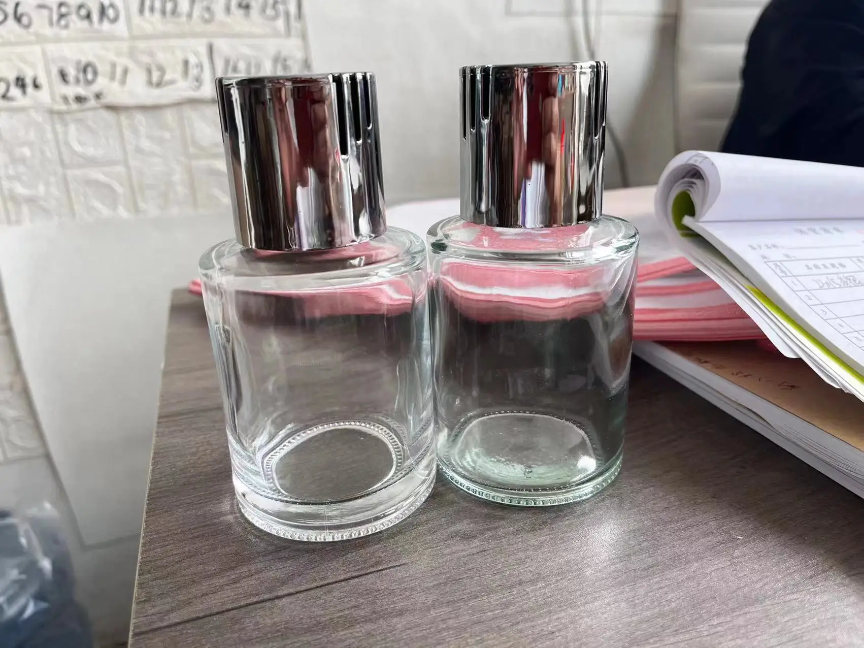 Custom Packaging 120 ML Clear Car Perfume Fireless Aromatherapy Reed Diffuser Bottles 160 ML Flint Smoked Glass Bottle With Lid