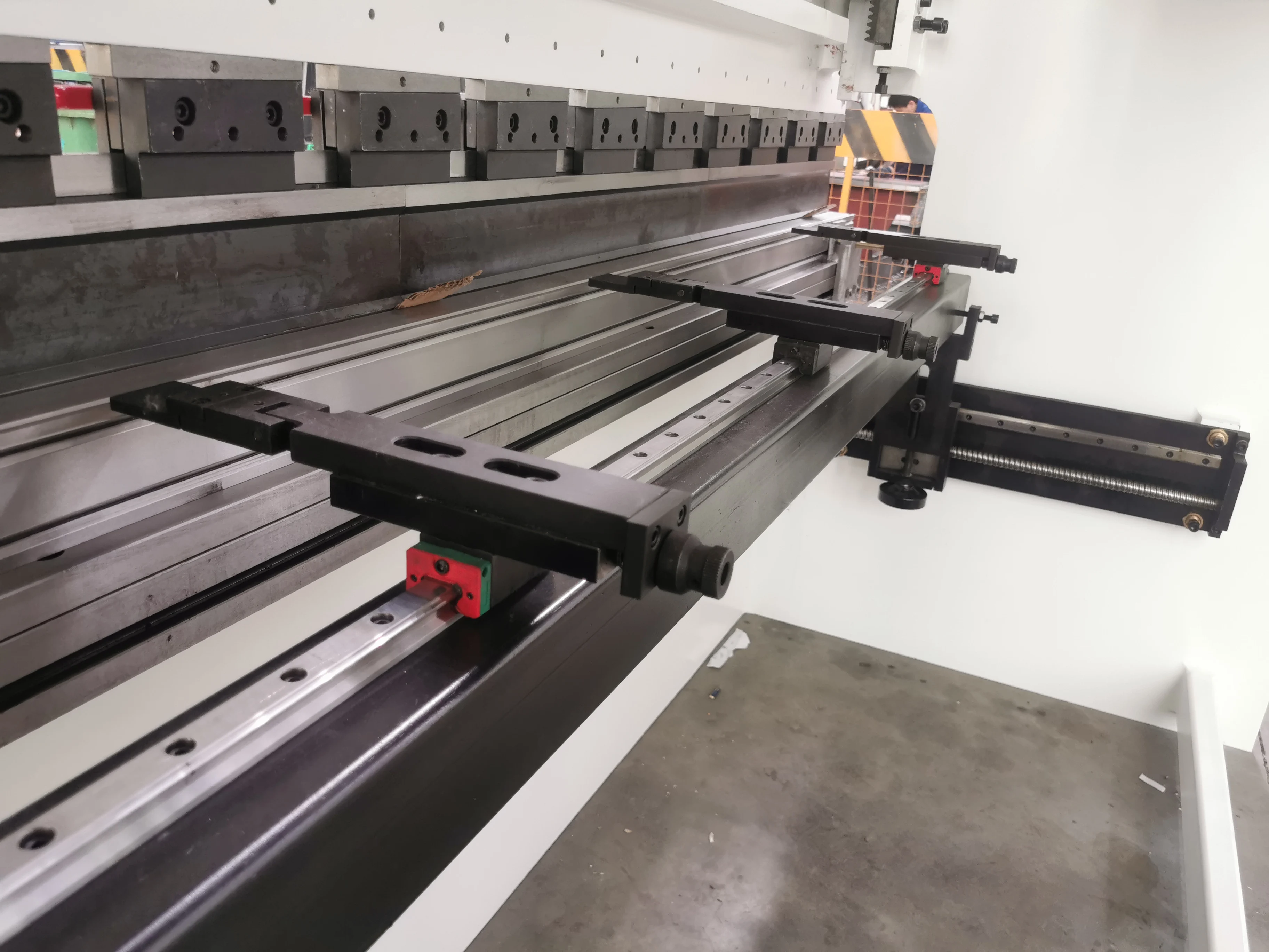 hydraulic press brake machine cnc with delem controller DA66T system sheet metal folding machine for discount price