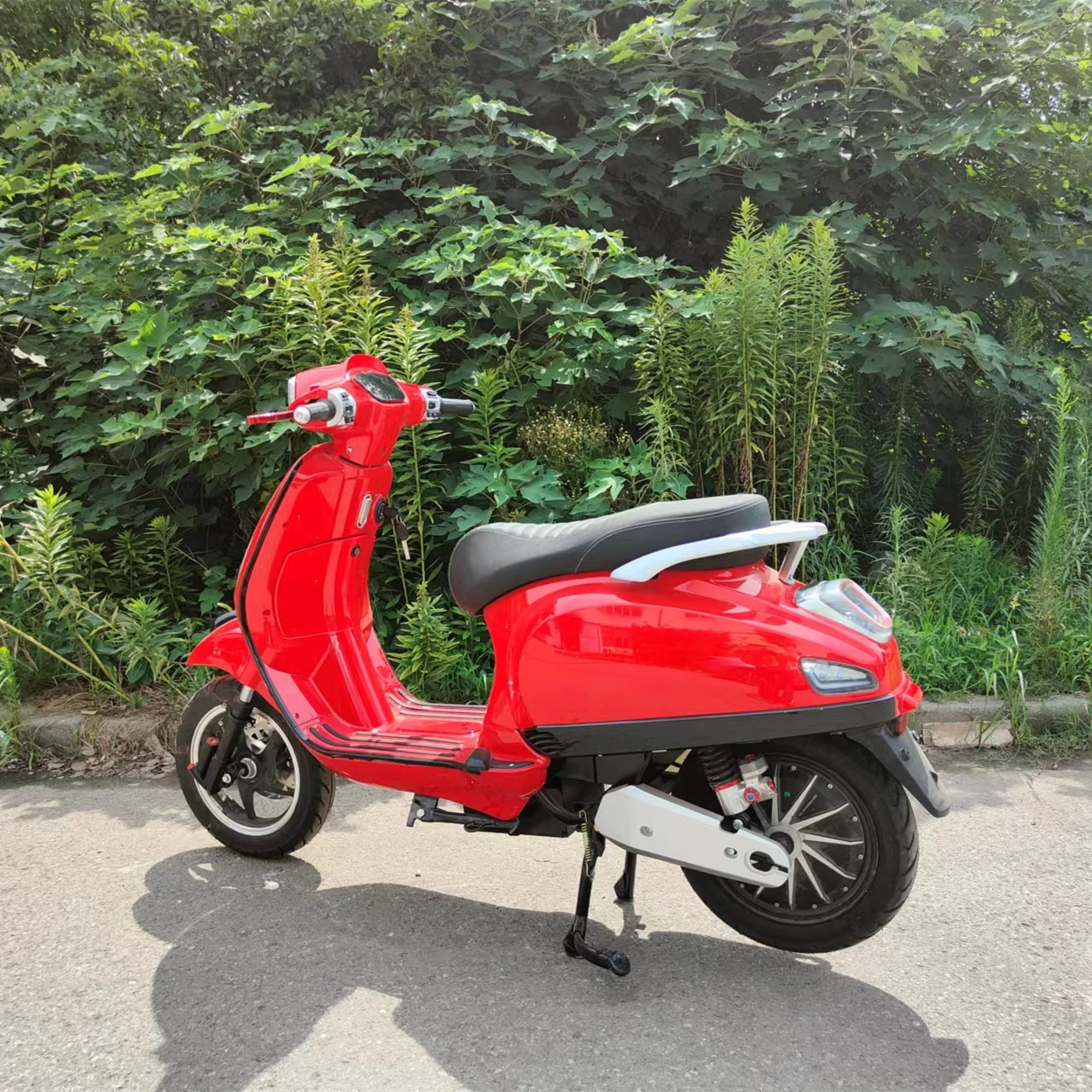 Cheap electric scooters manufacturer high speed long range electric bike bicycle motorcycles hot for sale