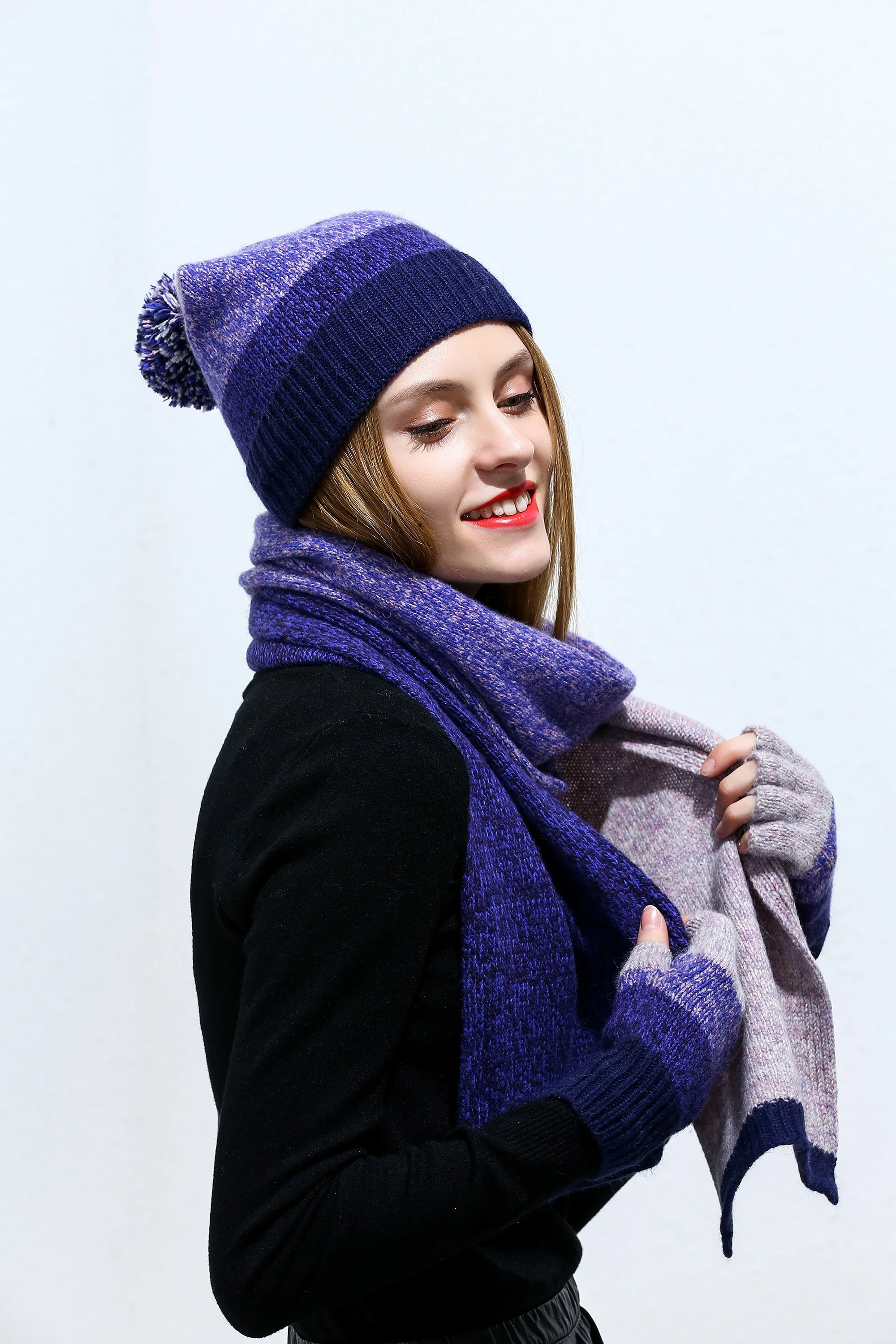 
2019 Women Scarf gloves Hat Set Knitted Wool Lambswool man unisex Scarves hat Tippet Gloves With beanie Hats For Winter autumn 