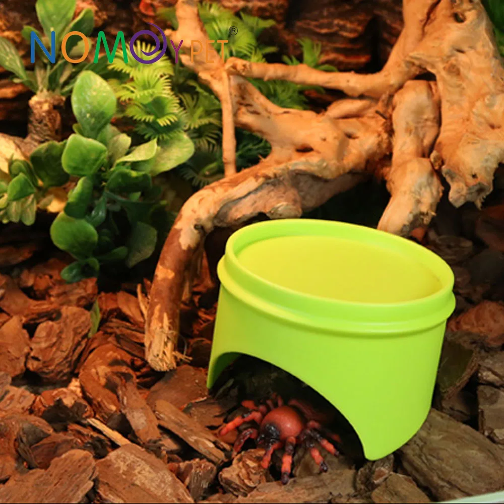 NOMOYPET Wholesale Plastic Green Bamboo Reptile Hide Cave Shelter for Snake Chameleon Lizard