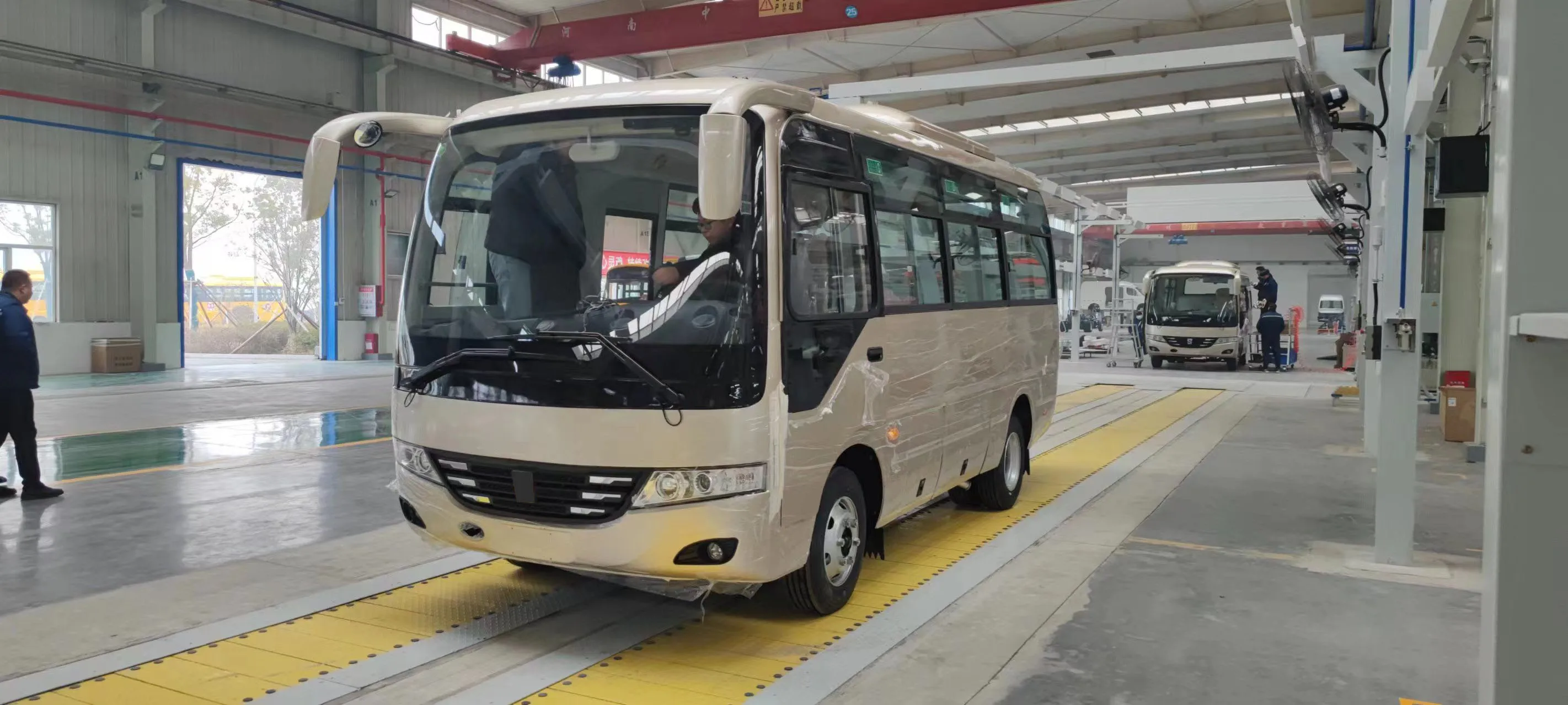 2024 Hot selling village transportation 6t & 6m Mini bus diesel bus Shaolin Huayi on sale