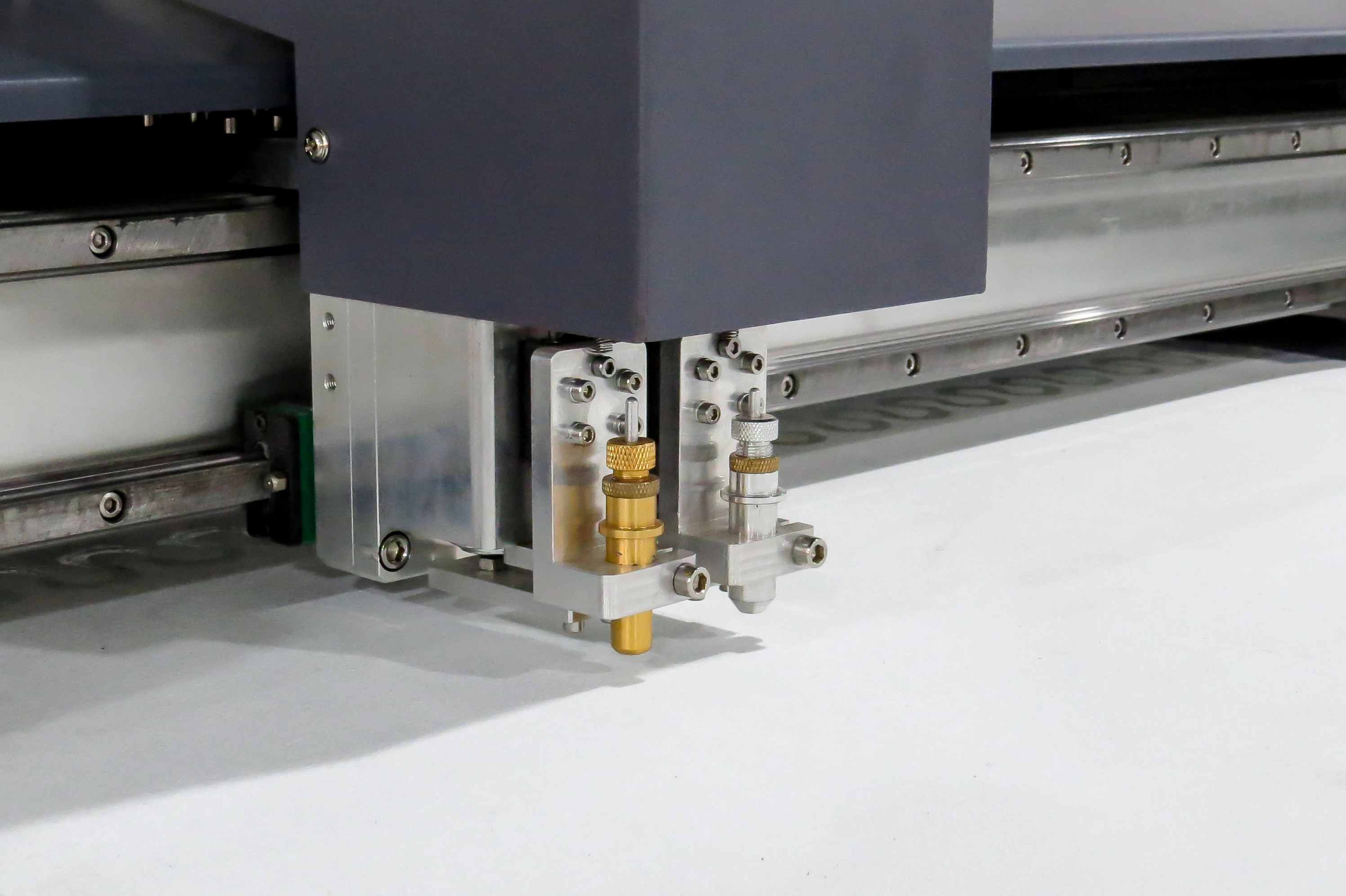 Rolling Flatbed Cutter Machine PVC Platform Die Cutting Machine DTF Plotter Cutter with Double Head