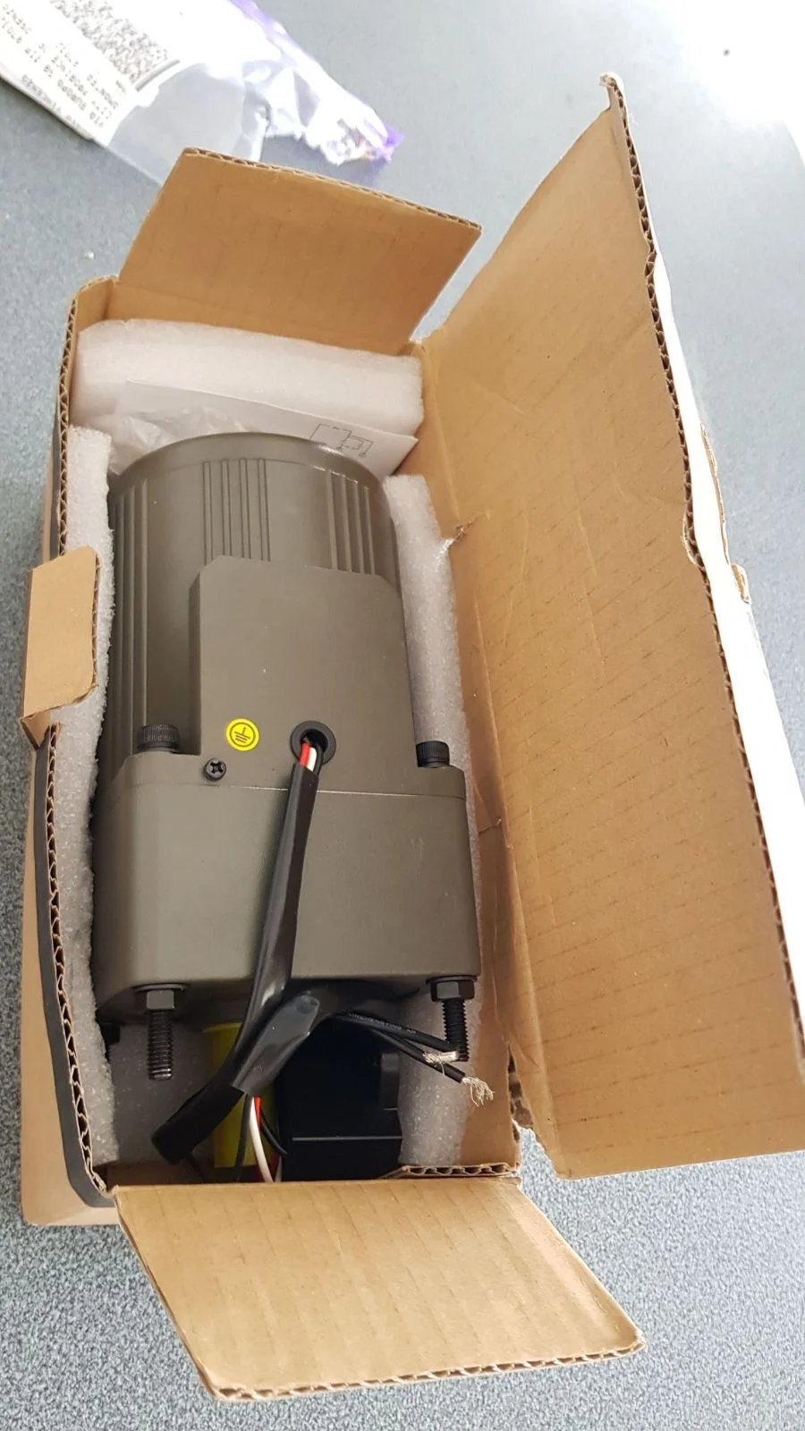 90W DC gear motor Z5D90-12 electric gearbox 12V 3100rpm good starting characteristics and speed regulation characteristics