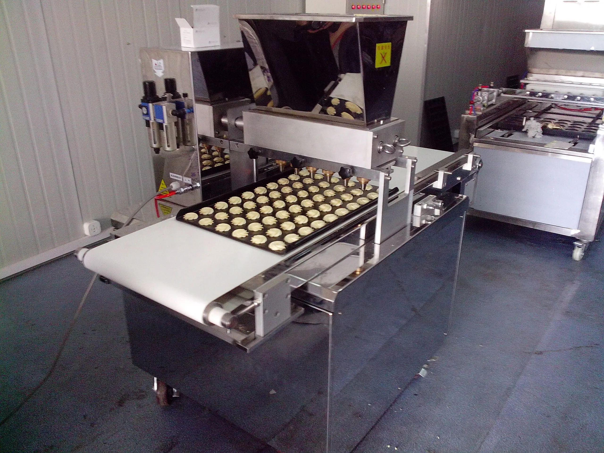 China cookie machine for making cookies wire cut cookie machine
