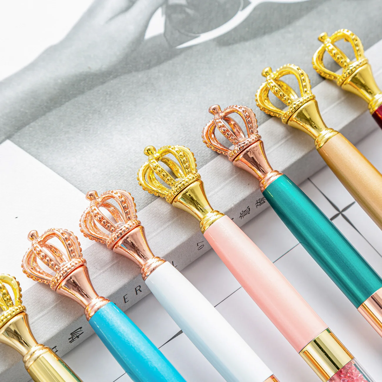 New Customized Logo Luxury Crown Metal Ballpoint Pen Water Diamond Ballpoint Pen Student Gift Pen