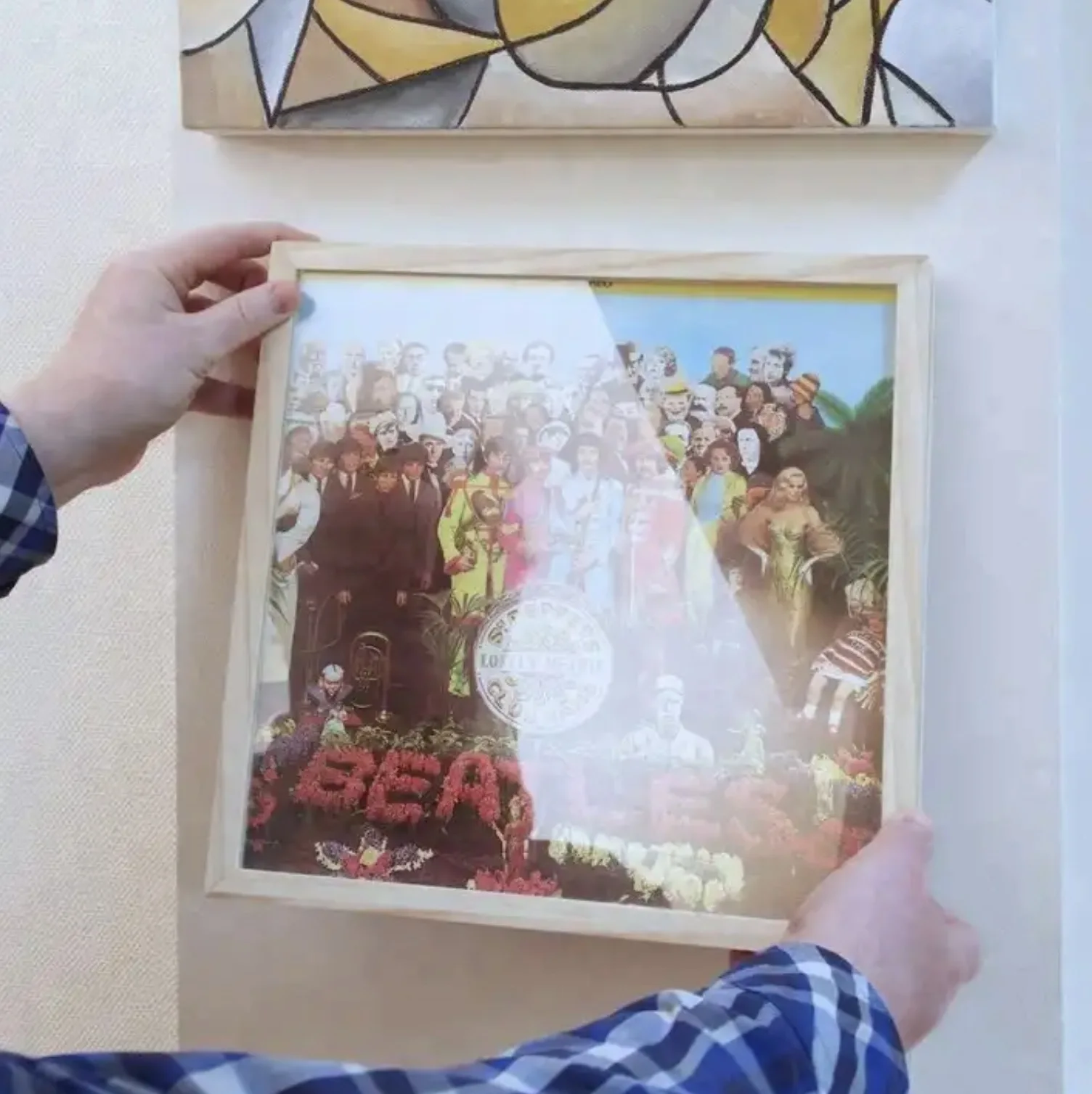 Black Stylish Vinyl Record Frame With Acrylic