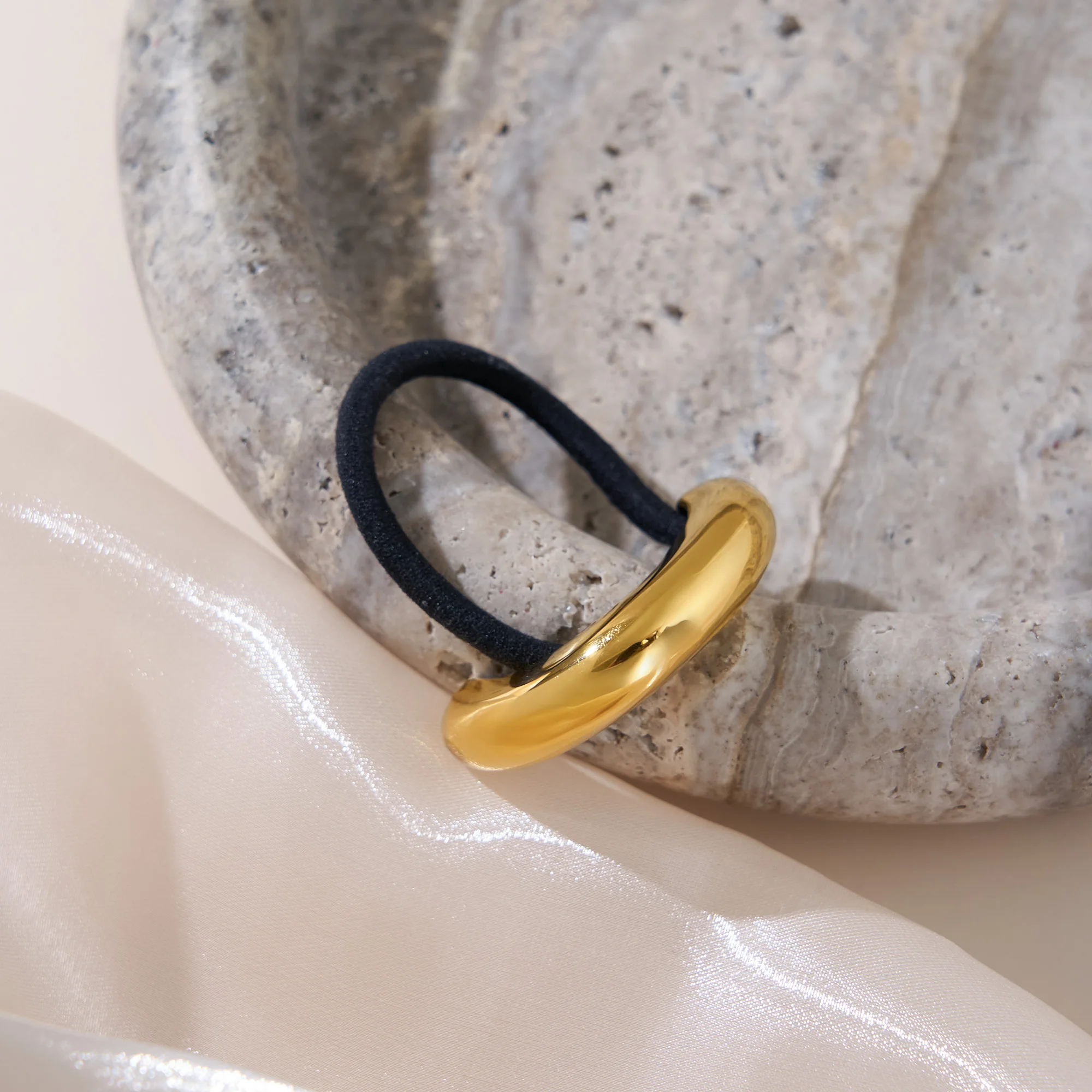 Dazan New HOT 18k Gold Plated Stainless Steel French Vintage High End Shine Half Moon Hair Accessories For Mom Gift City Jewelry