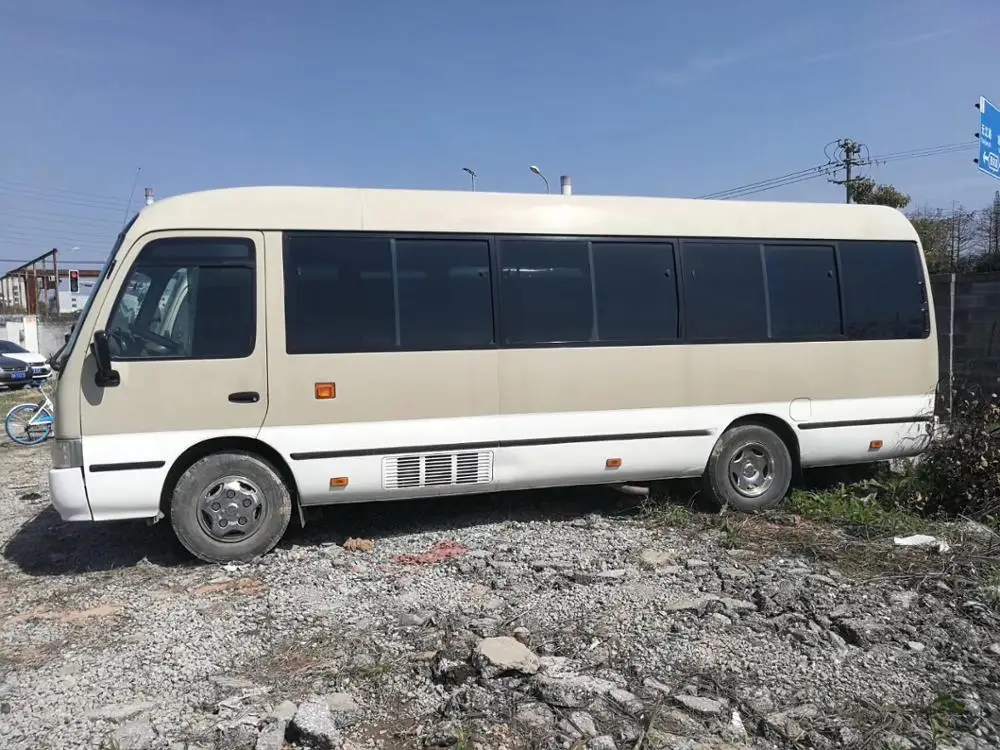 Подержанный автобус-подставка 17 сидений 29 30 45 с дизельным двигателем 6 цилиндров на продажу