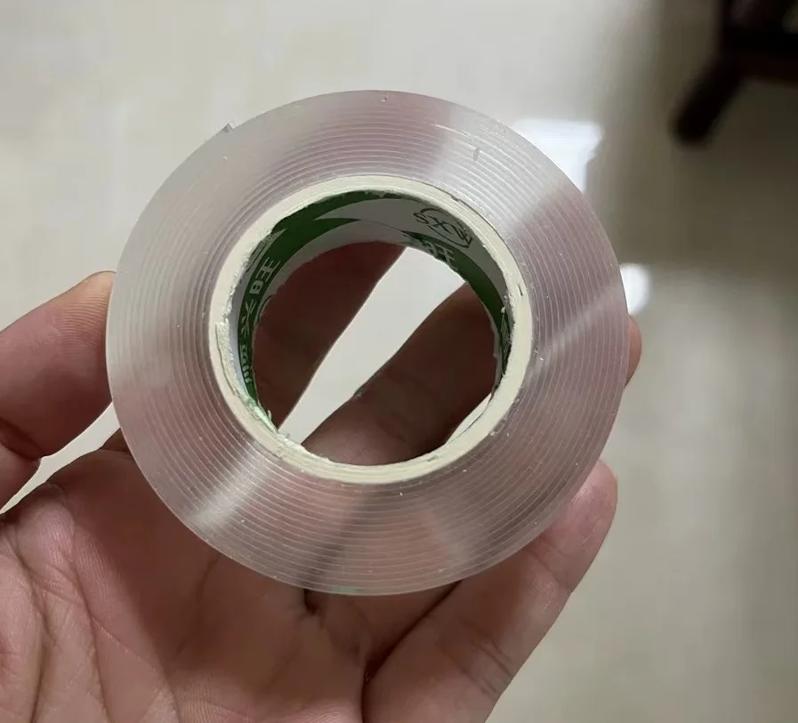 Nano glue widens and thickens without damaging the wall or leaving glue