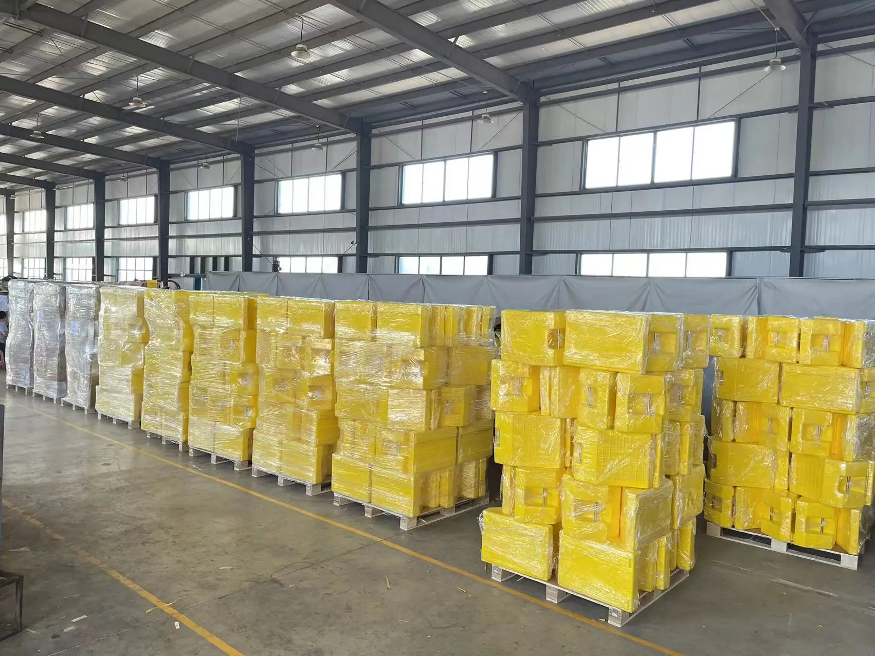 Heavy duty car equipment parking block foam urethane wheel chock  rubber parking wheel stopper car tire stopper rubber