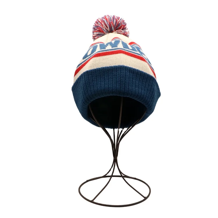 Мужская зимняя трикотажная шапка