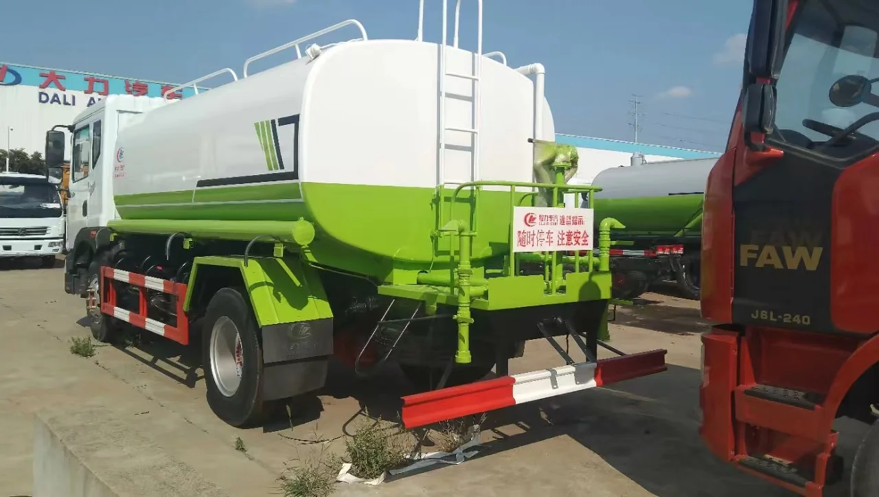 DONGFENG 4x2 Mini Street Watering Cart New 5CBM 10CBM Diesel Fuel Tank Truck for Farms with Pump Motor Engine 6x6 Drive Wheel