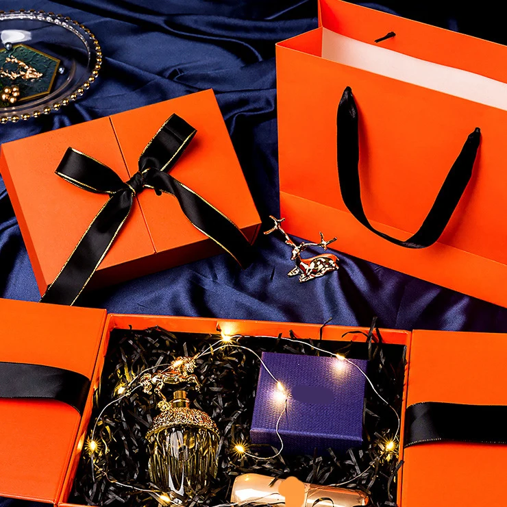 Luxury Lid Paper Gift Packaging Box Printing Hard Rigid Cardboard Box Cardboard Paper Wedding Mailer Box with Ribbon Closure