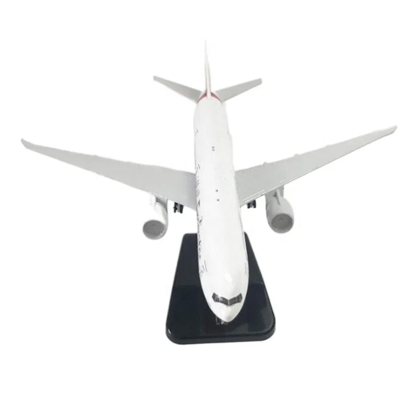 Gifts & Crafts Items Scale 1:200 20cm Alloy Material Boeing 777 Emirates Airline Diecast Airplane Model with Wheels