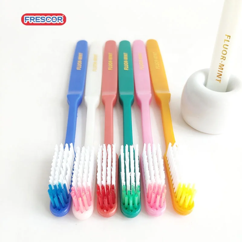 В африканском стиле; Домашние тапочки с изображением головы невероятно прочной щетиной дешевый один Нигерия OEM зубная щетка