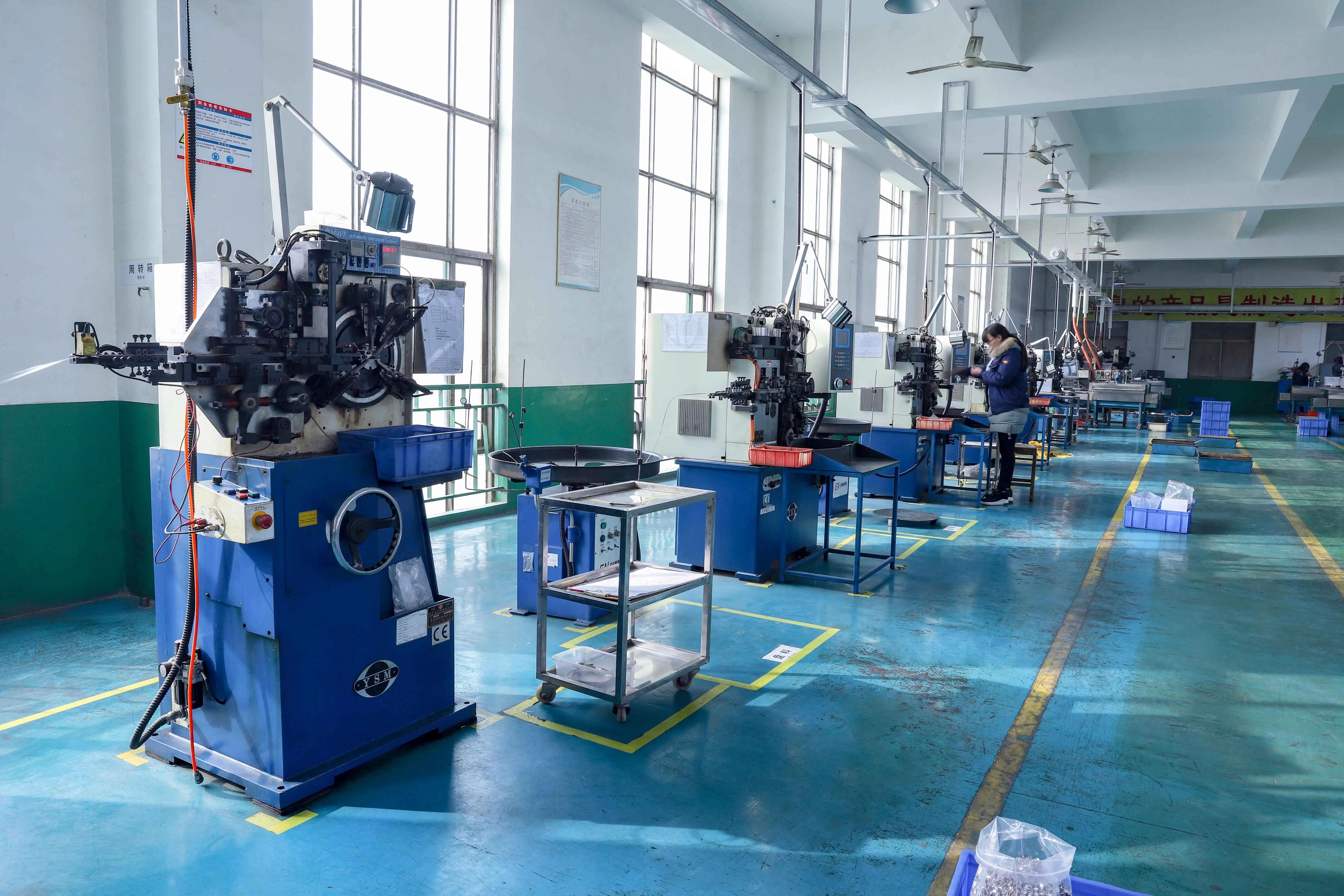 Huihuang Custom High Quality Adjustable Steel SUS 304/302 Small Spiral Coil Double Hook Tension Spring