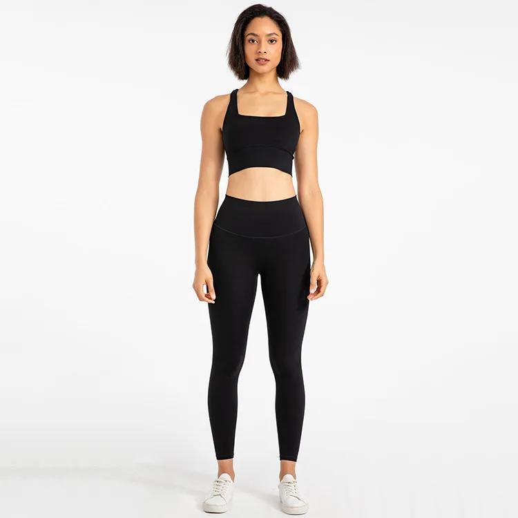 New Arrival Superior Quality Soft Fabric Custom Logo Two Piece Women Activewear Set