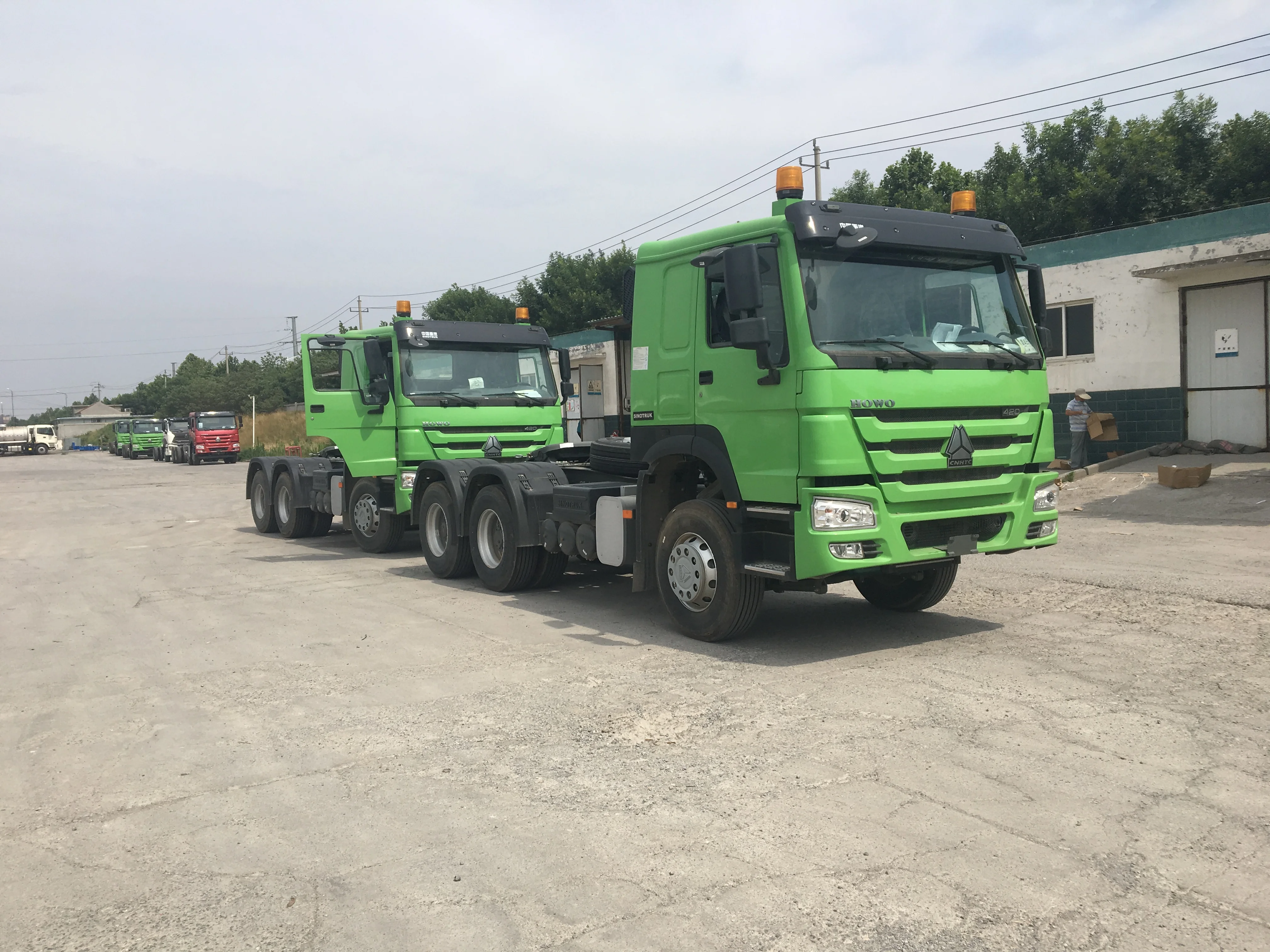 Тракторный грузовик sinosino howo 420hp цена